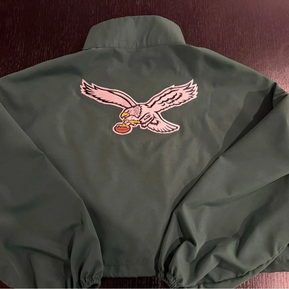 *Green and White Eagles cropped windbreaker 🦅💚 - Picture 2 of 4